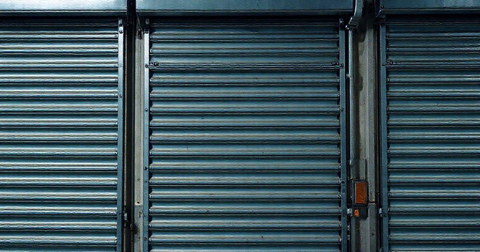 Portas de Enrolar Industrial: Vantagens e Utilizações