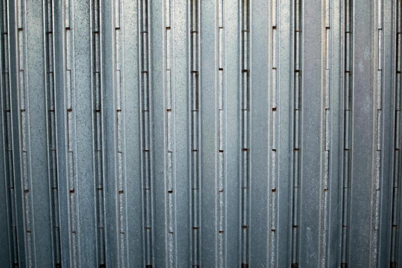 Descubra as vantagens das portas de enrolar comercial para o seu negócio Descubra as vantagens das portas de enrolar comercial para o seu negócio