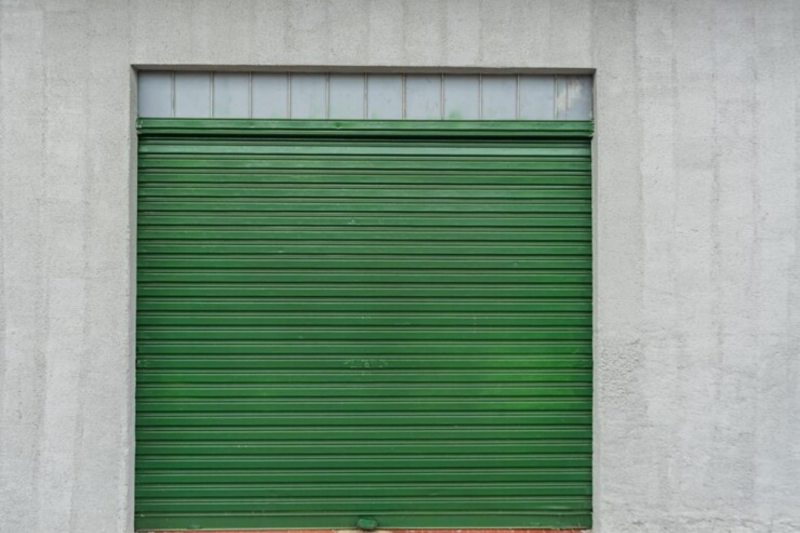 Porta de Ferro de Enrolar: Vantagens e Benefícios para Sua Segurança e Estilo